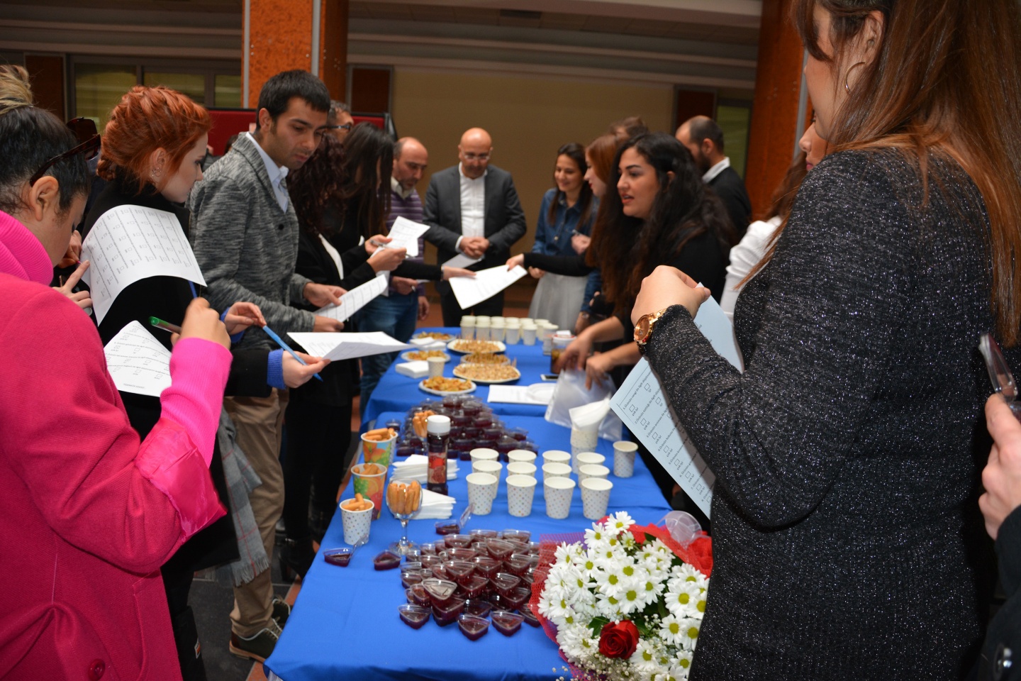 Kuşburnunun ketçabı da yapıldı 7