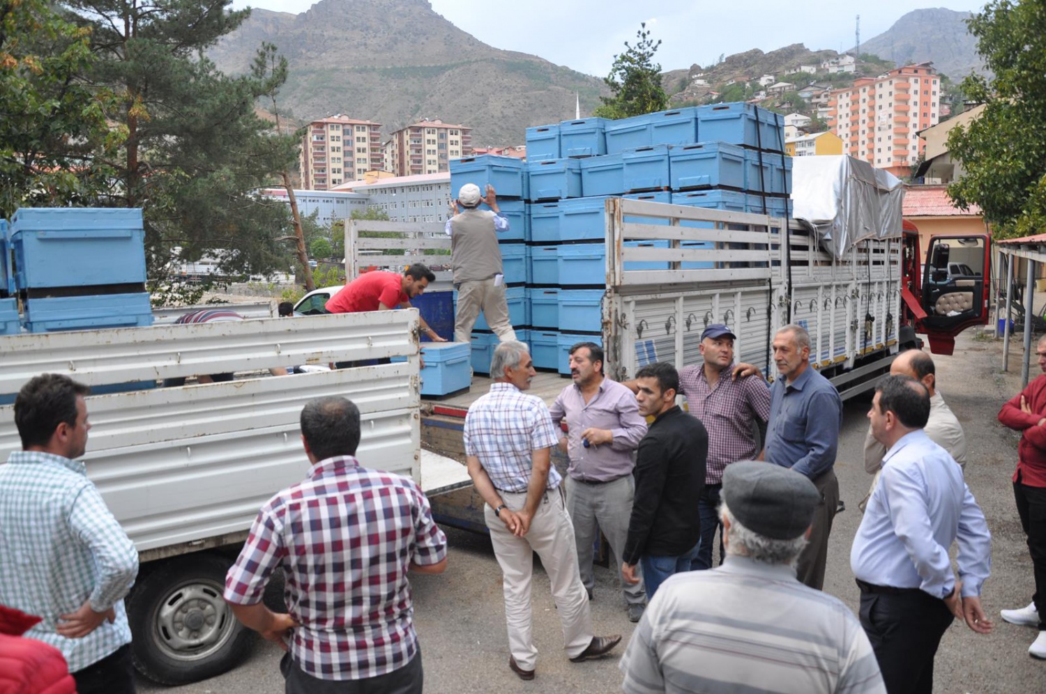 Gümüşhane’de genç çiftçilere arı ve arıcılık malzemesi dağıtıldı 3