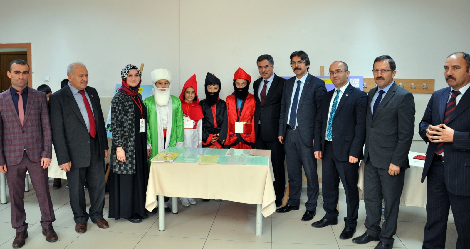 15 Temmuz Şehitler İmam Hatip Ortaokulunda TÜBİTAK 4006 Bilim Fuarı sergisi  5