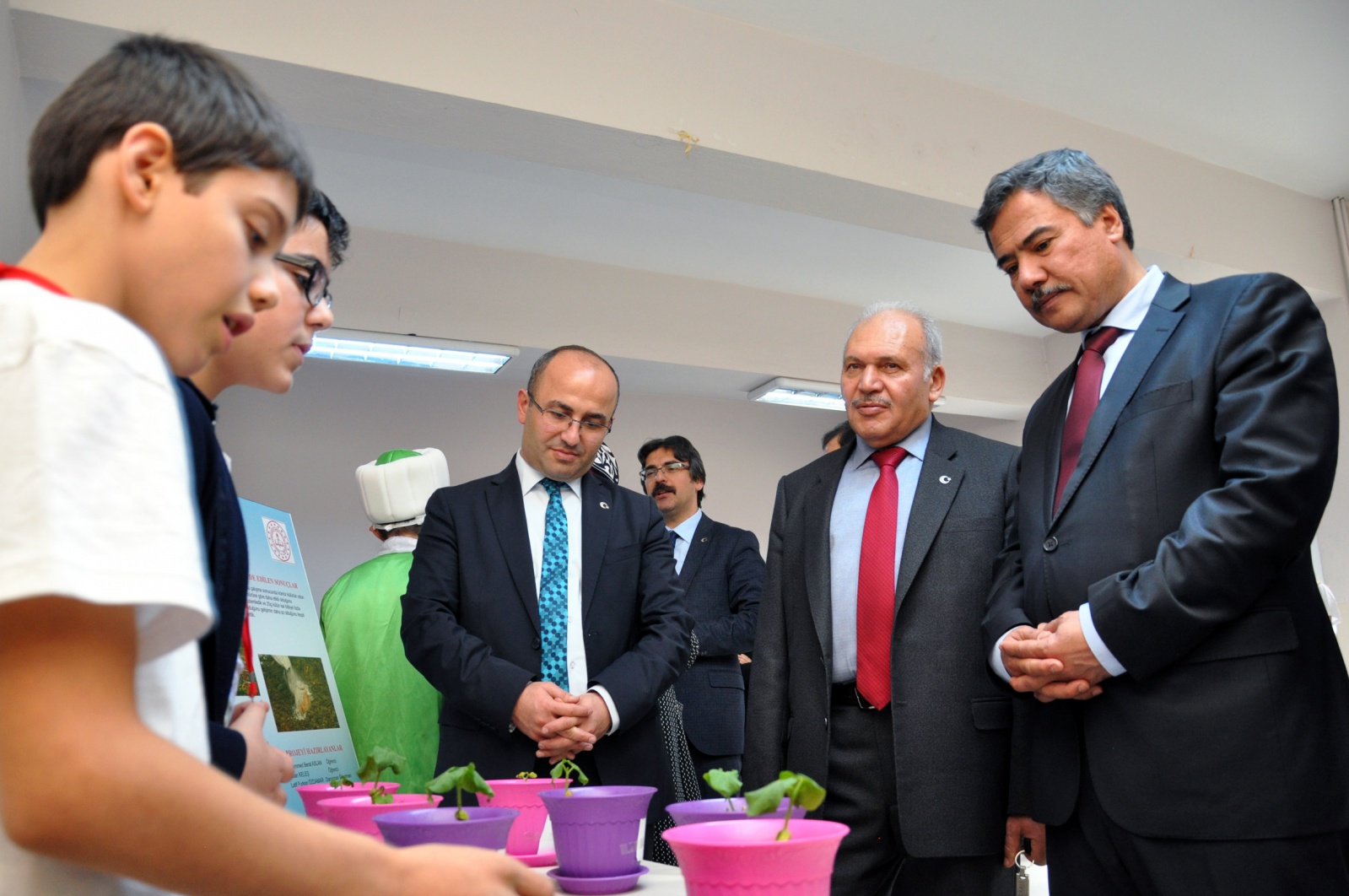 15 Temmuz Şehitler İmam Hatip Ortaokulunda TÜBİTAK 4006 Bilim Fuarı sergisi  1