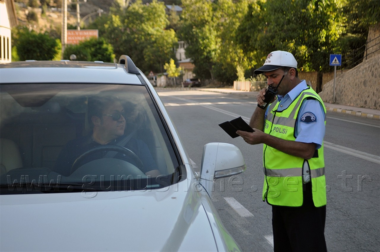Kemer Takmayan Yandı! 77 Lira Cezası Var 3