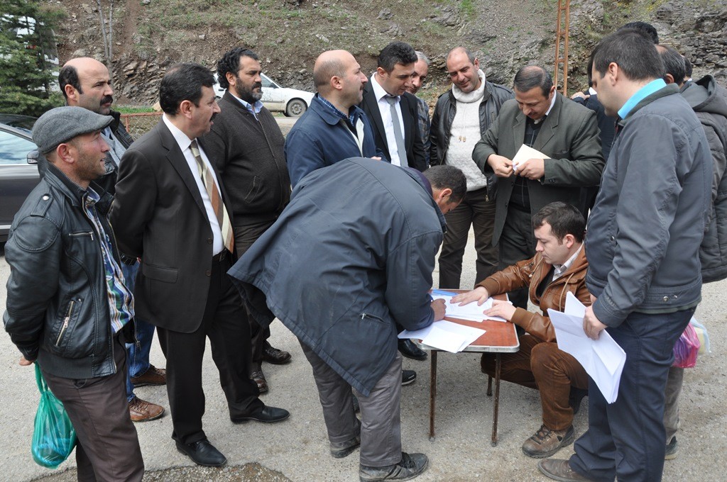 Gümüşhane’de 20 Yetiştiriciye Damızlık Boğa Dağıtıldı 2