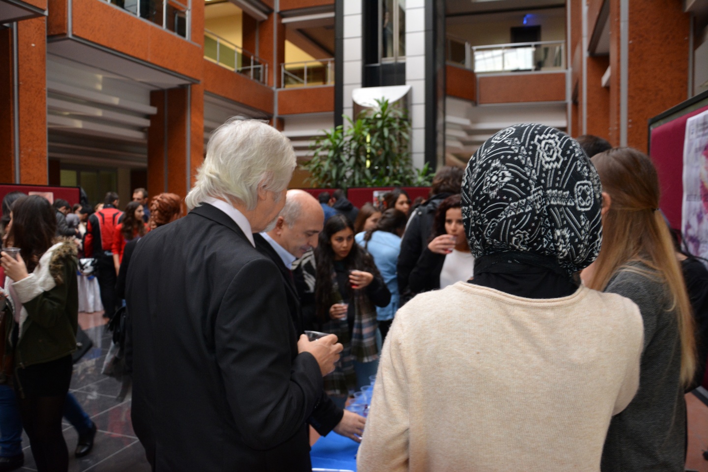 Kuşburnunun ketçabı da yapıldı 3