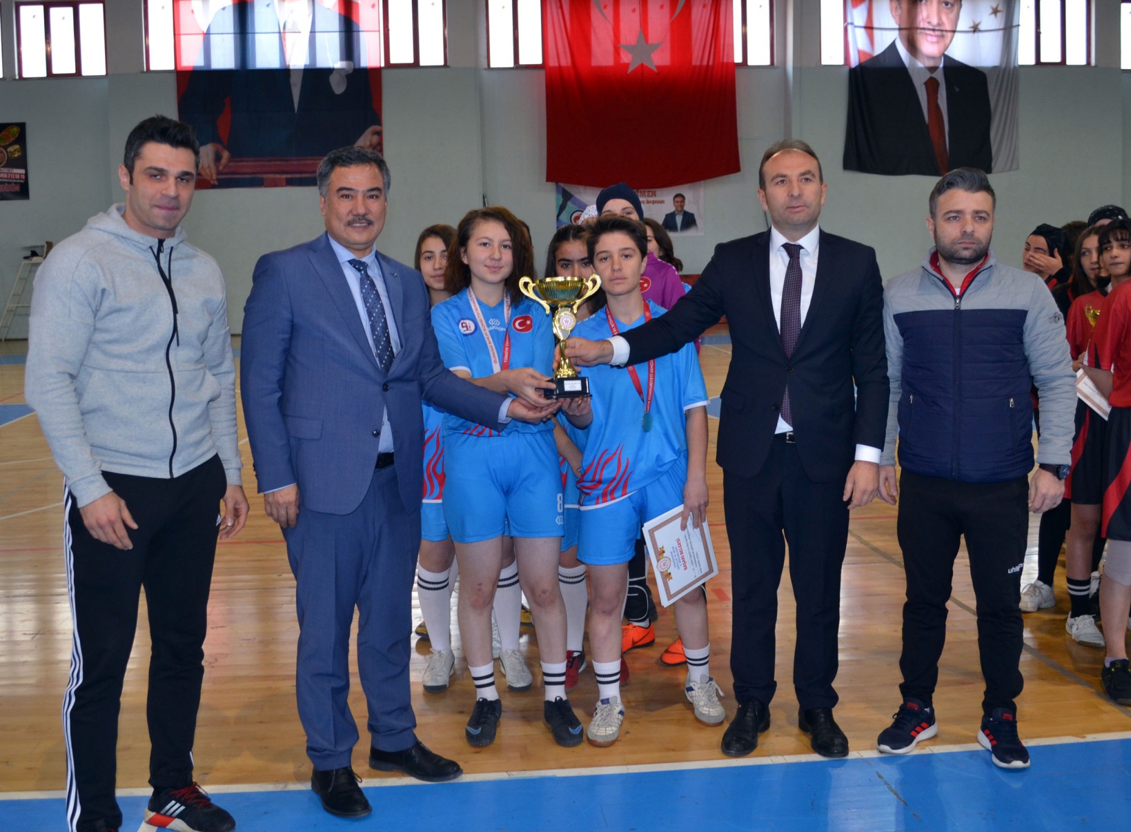 Genç Kızlar Futsal Müsabakaları Yapıldı 4