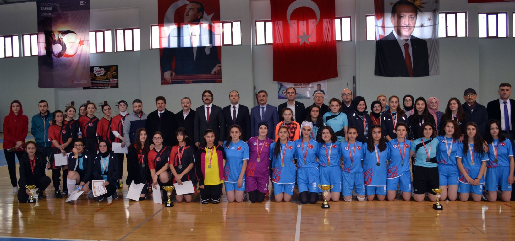 Genç Kızlar Futsal Müsabakaları Yapıldı 2