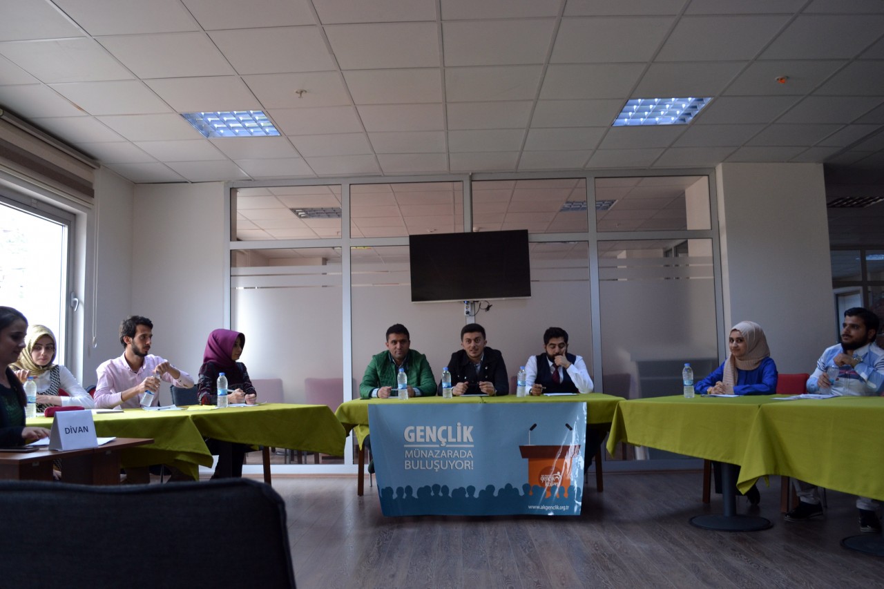 AK Gençlik Münazara Yarışması Düzenledi 3