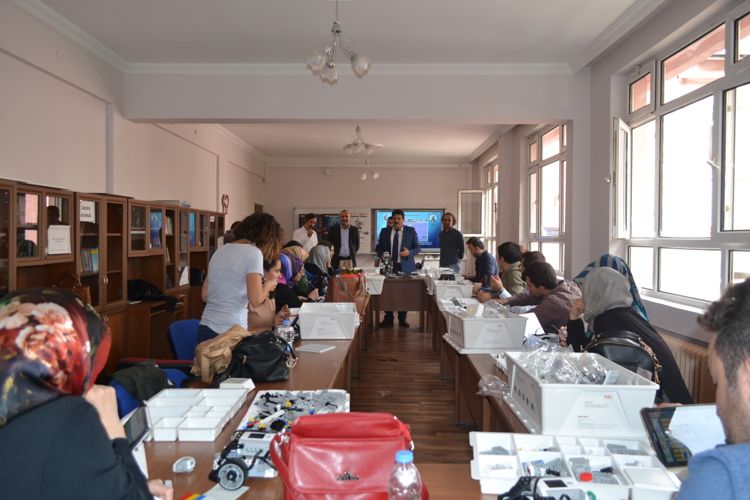 Öğretmenlere robotik ve kodlama eğitimi 6