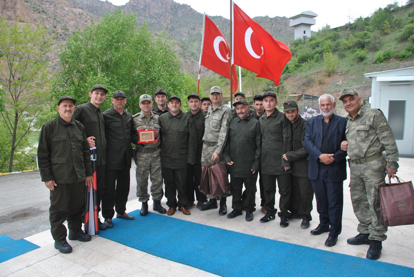 İşitme engellilere temsili askerlik 4