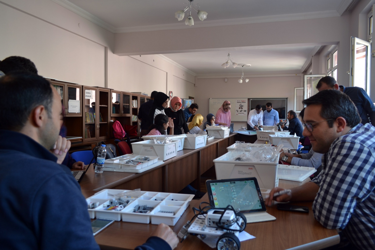 Öğretmenlere robotik ve kodlama eğitimi 9