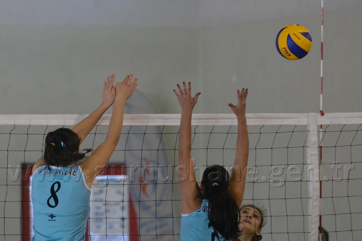 Gümüş Kızlar Yüzümüzü Güldürdü: 3-1 16