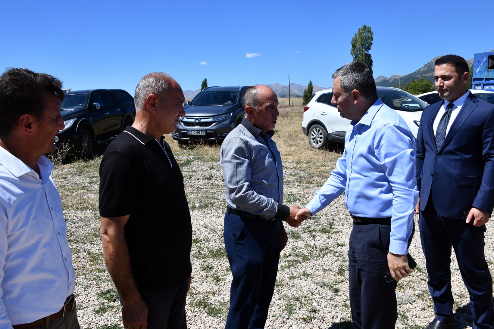 Vali Tanrısever Şehit İsmail Yazıcı'nın kabrini ziyaret etti 2