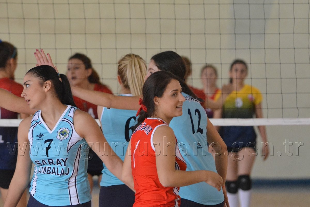 Gümüş Kızlar Yüzümüzü Güldürdü: 3-1 22