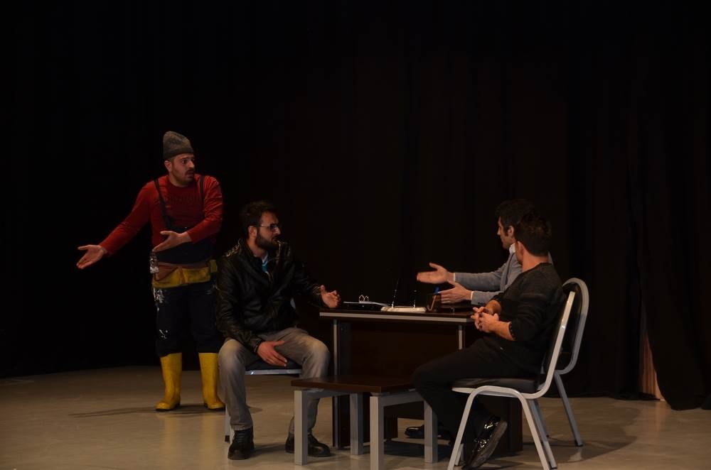 ‘Topsuz Konut’ sahnelendi 1