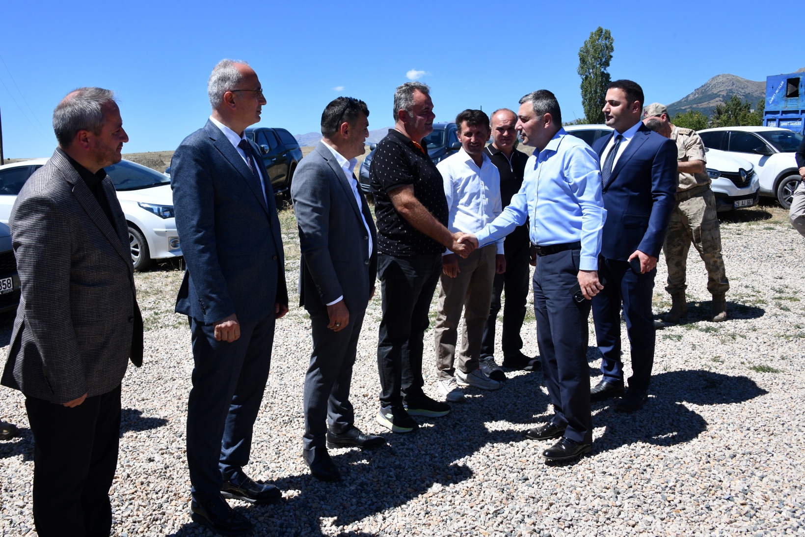 Vali Tanrısever Şehit İsmail Yazıcı'nın kabrini ziyaret etti 11