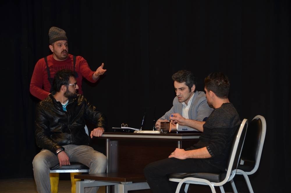 ‘Topsuz Konut’ sahnelendi 2