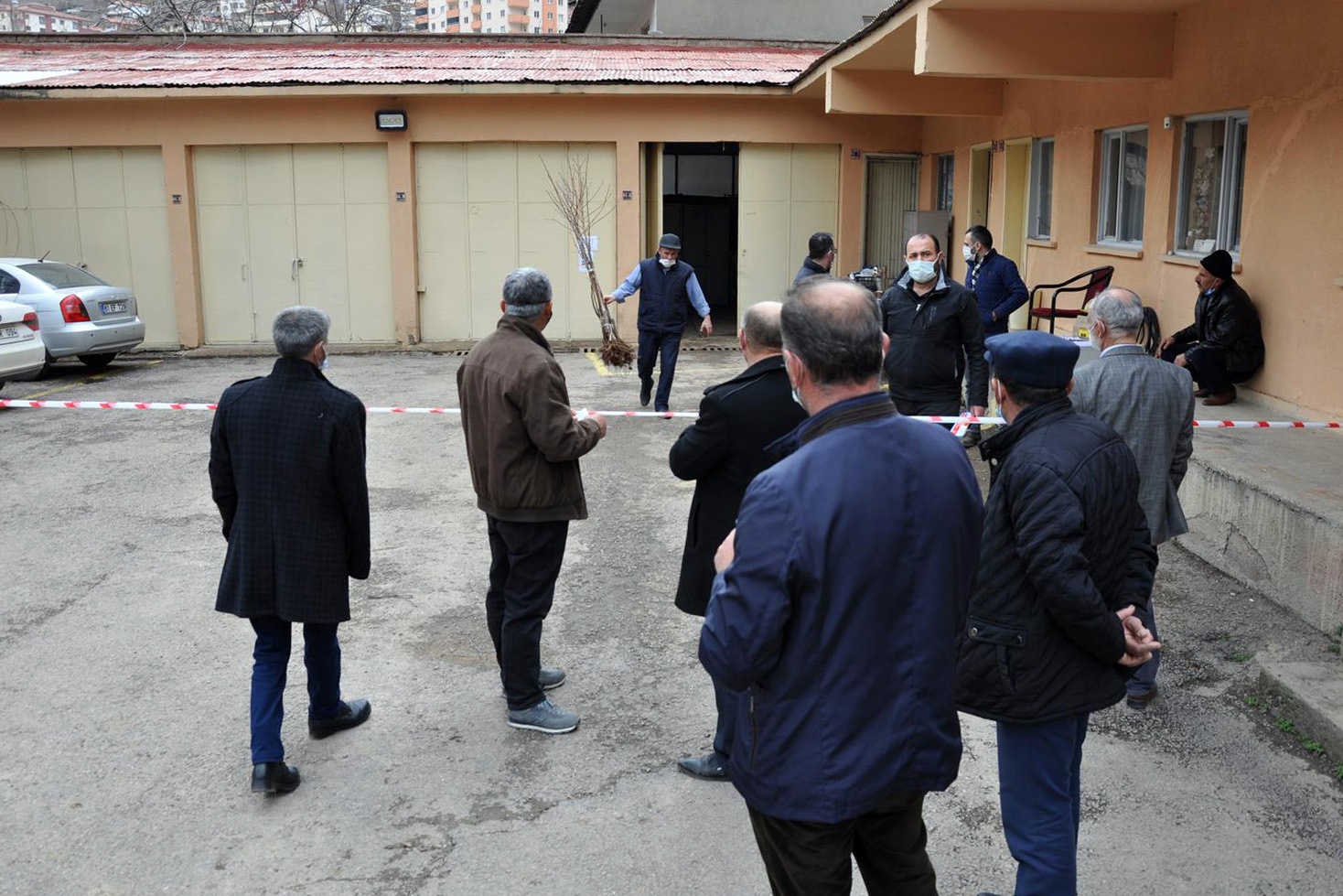 Gümüşhane’de üreticilere 4 bin adet yerli meyve fidanı dağıtıldı 7