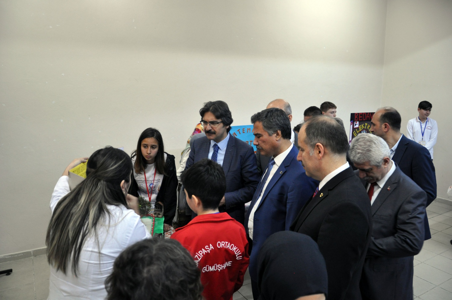 Gazipaşa Ortaokulu bilim fuarı ve resim-teknoloji-tasarım sergisi açıldı 5
