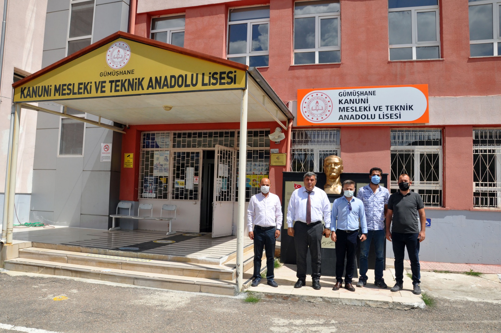 Sünnetci merkezdeki okul- kurum ziyaretlerini tamamladı 8