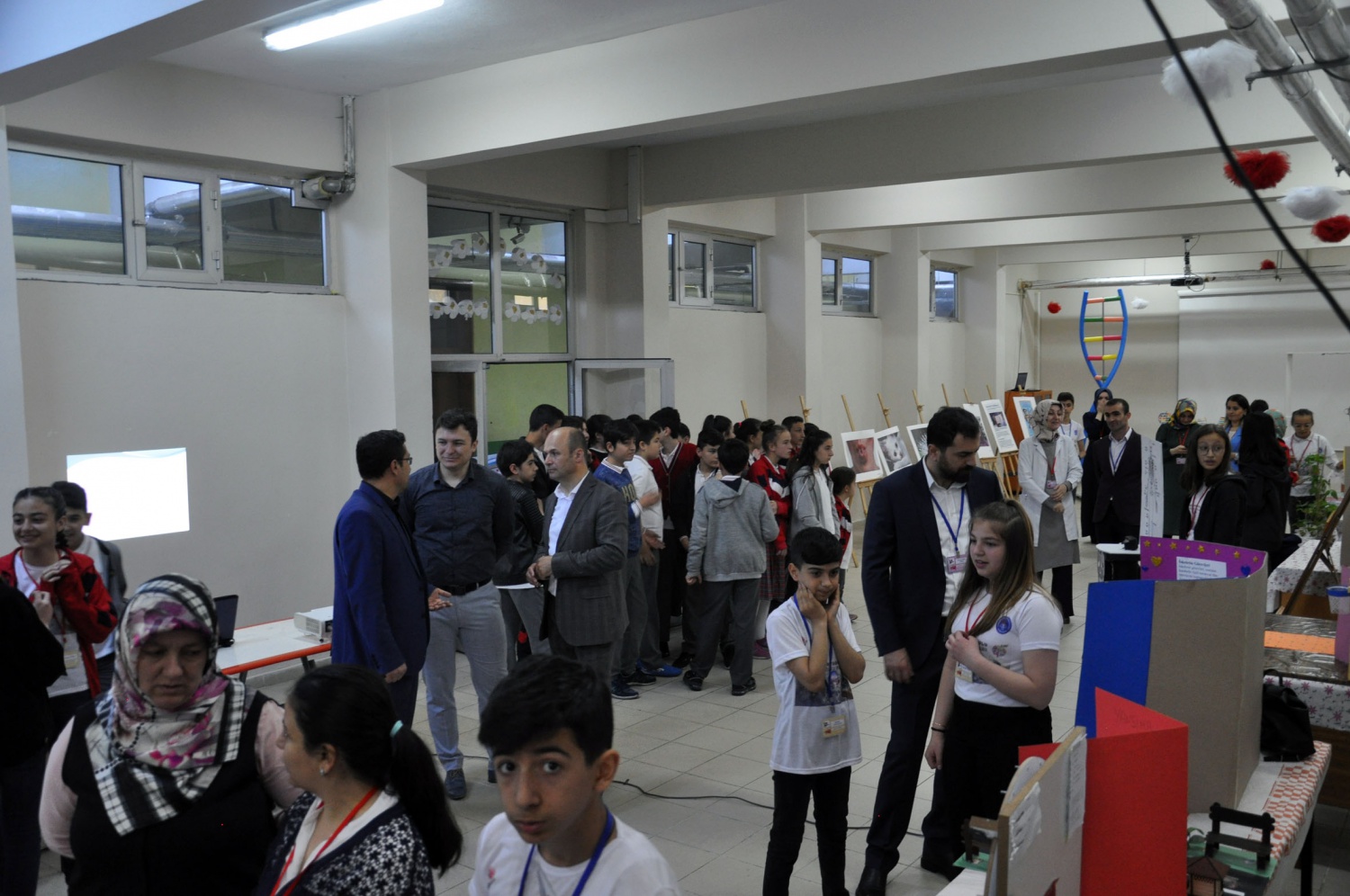 Gazipaşa Ortaokulu bilim fuarı ve resim-teknoloji-tasarım sergisi açıldı 6