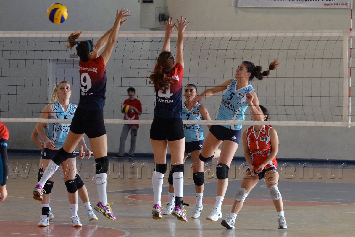 Gümüş Kızlar Yüzümüzü Güldürdü: 3-1 31