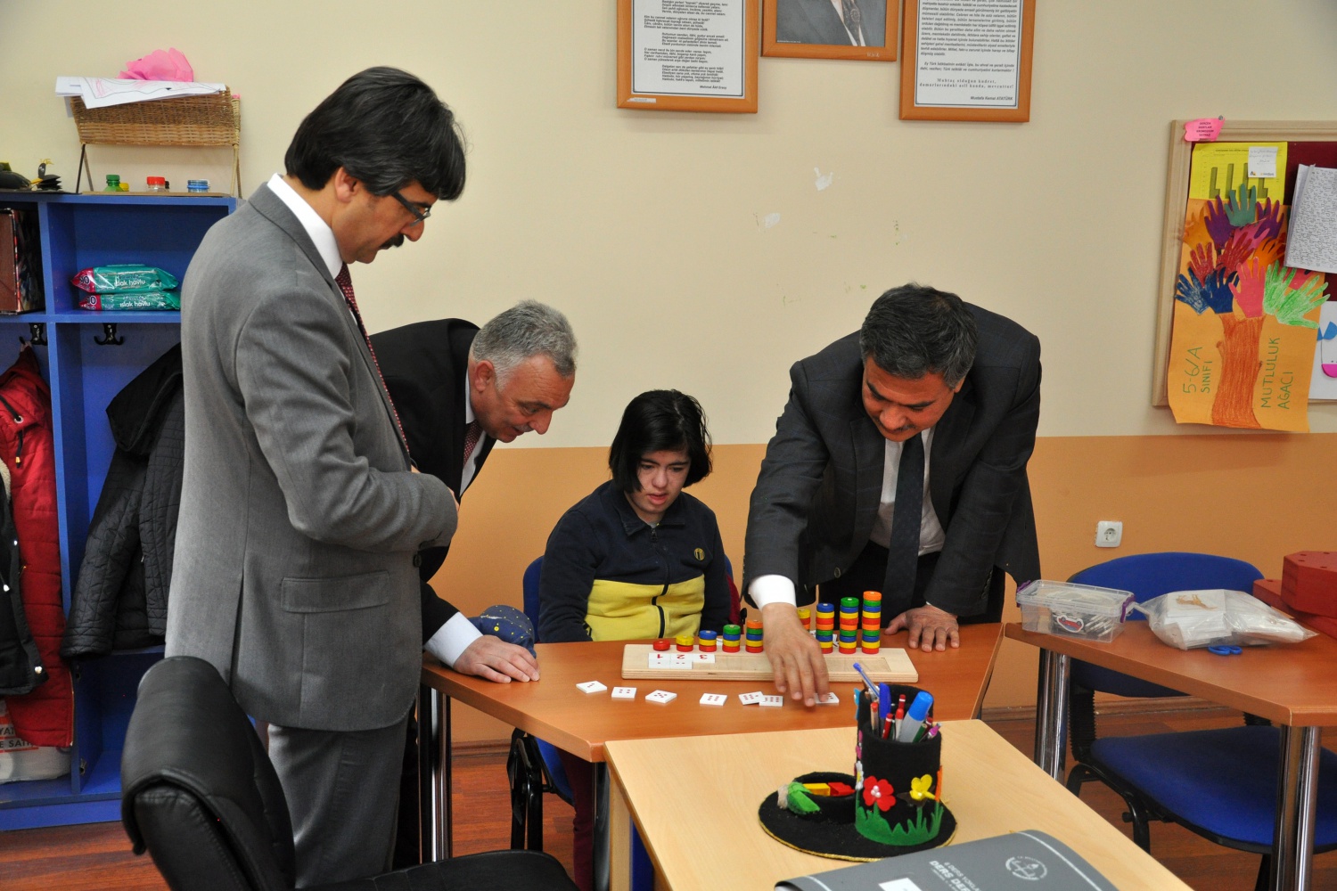 Özel çocukların özel materyalleri dağıtıldı 4