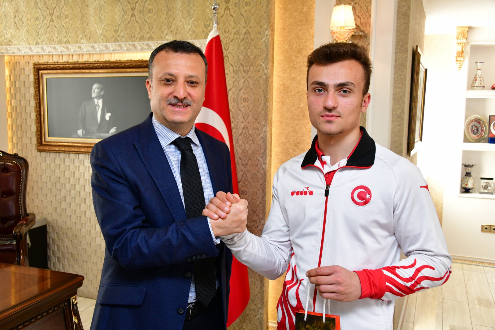 Vali Taşbilek’ten dünya şampiyonlarına altın 4