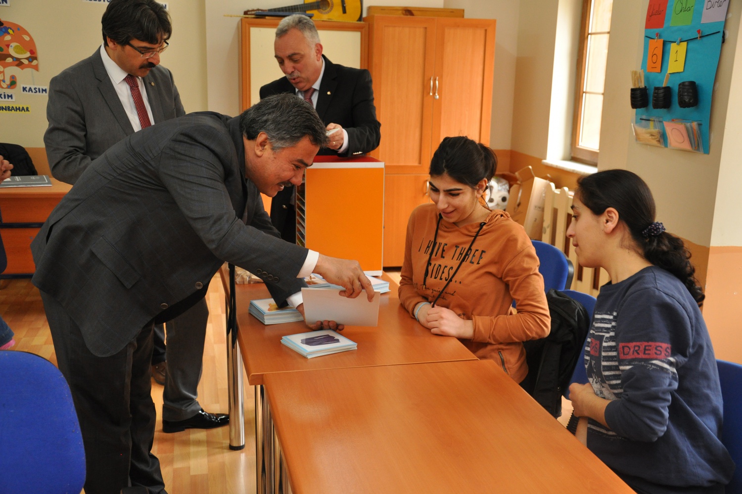 Özel çocukların özel materyalleri dağıtıldı 6