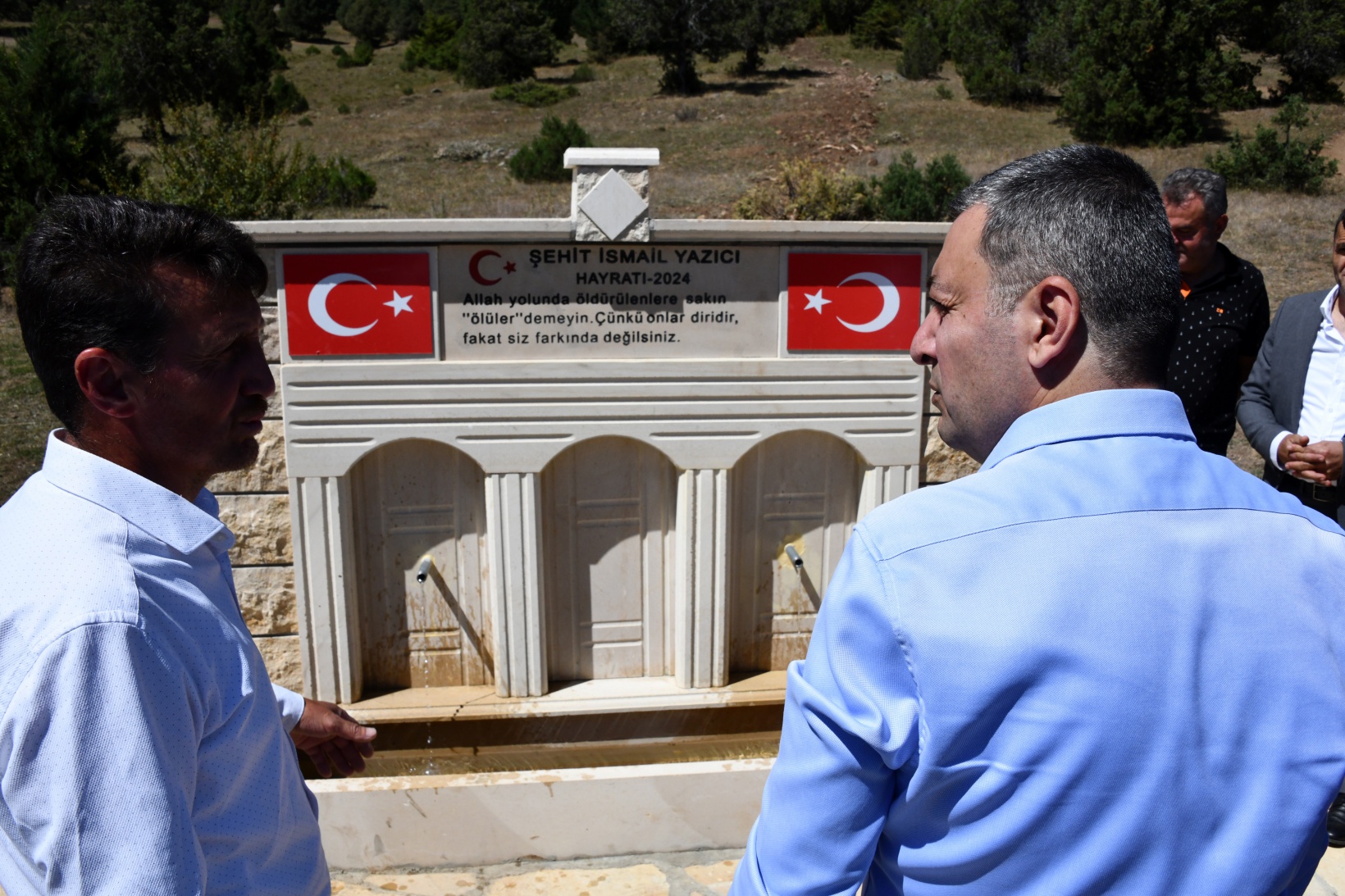 Vali Tanrısever Şehit İsmail Yazıcı'nın kabrini ziyaret etti 9