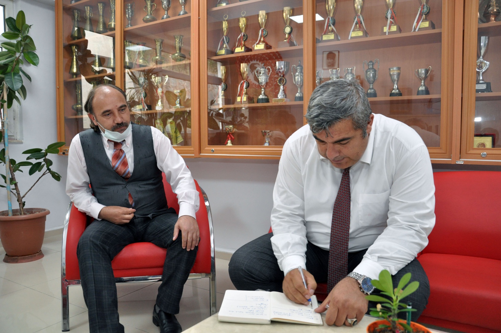 Sünnetci merkezdeki okul- kurum ziyaretlerini tamamladı 7