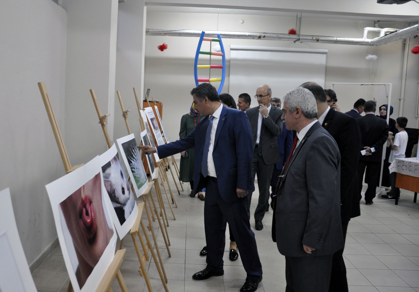 Gazipaşa Ortaokulu bilim fuarı ve resim-teknoloji-tasarım sergisi açıldı 14