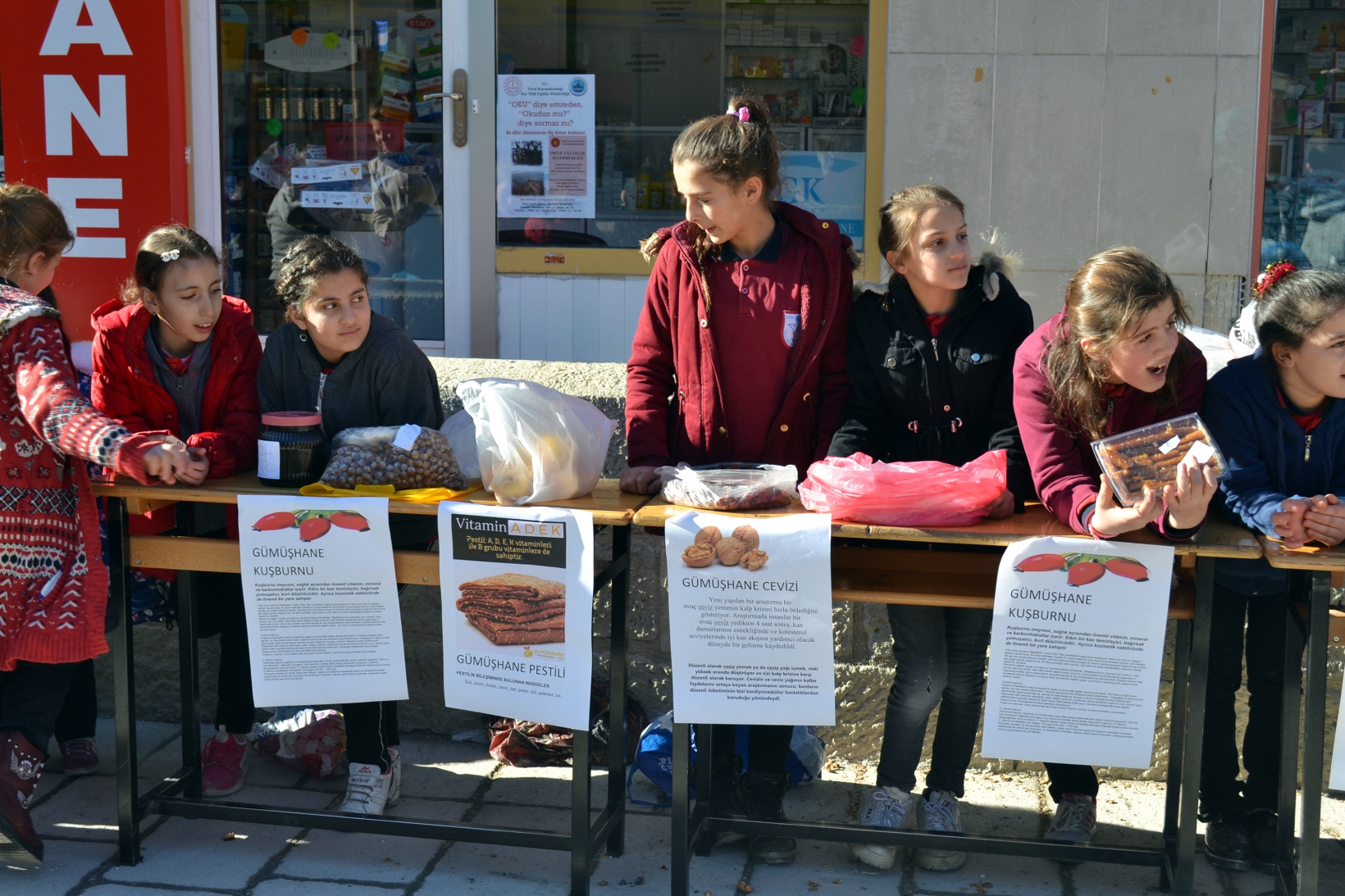 Tarihi köprüde Yerli Malı Haftası kutlandı 5