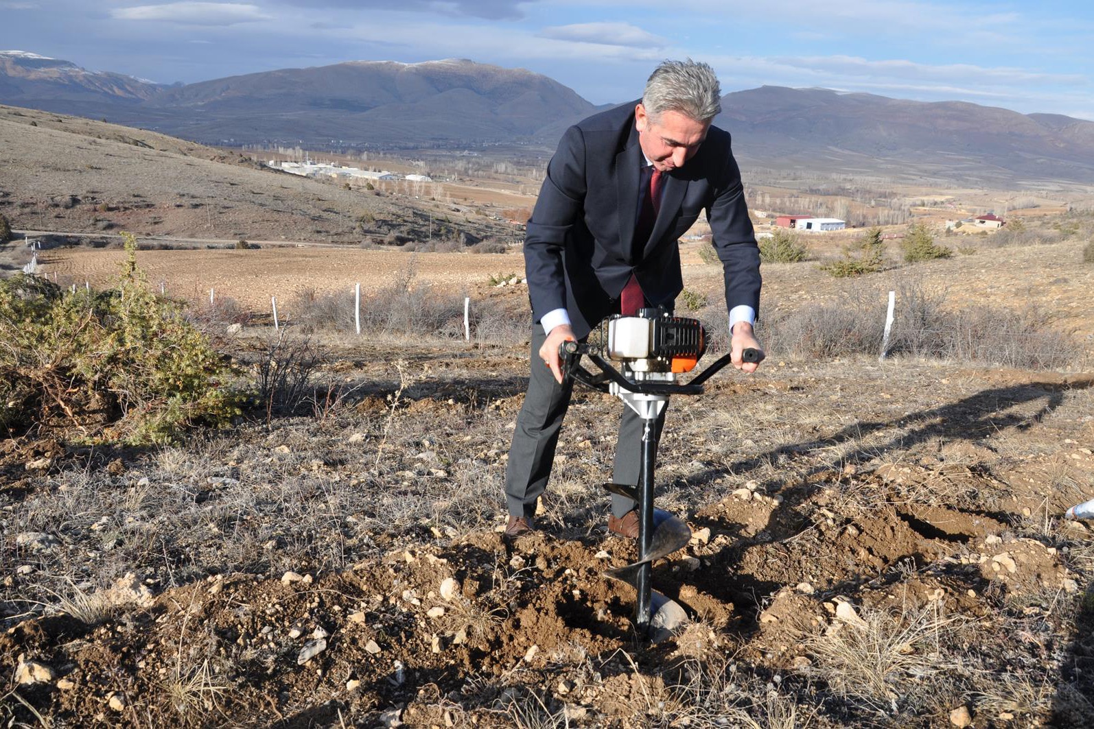 Gümüşhane’nin ilk kapama kuşburnu bahçesi Kelkit’e kuruldu 8