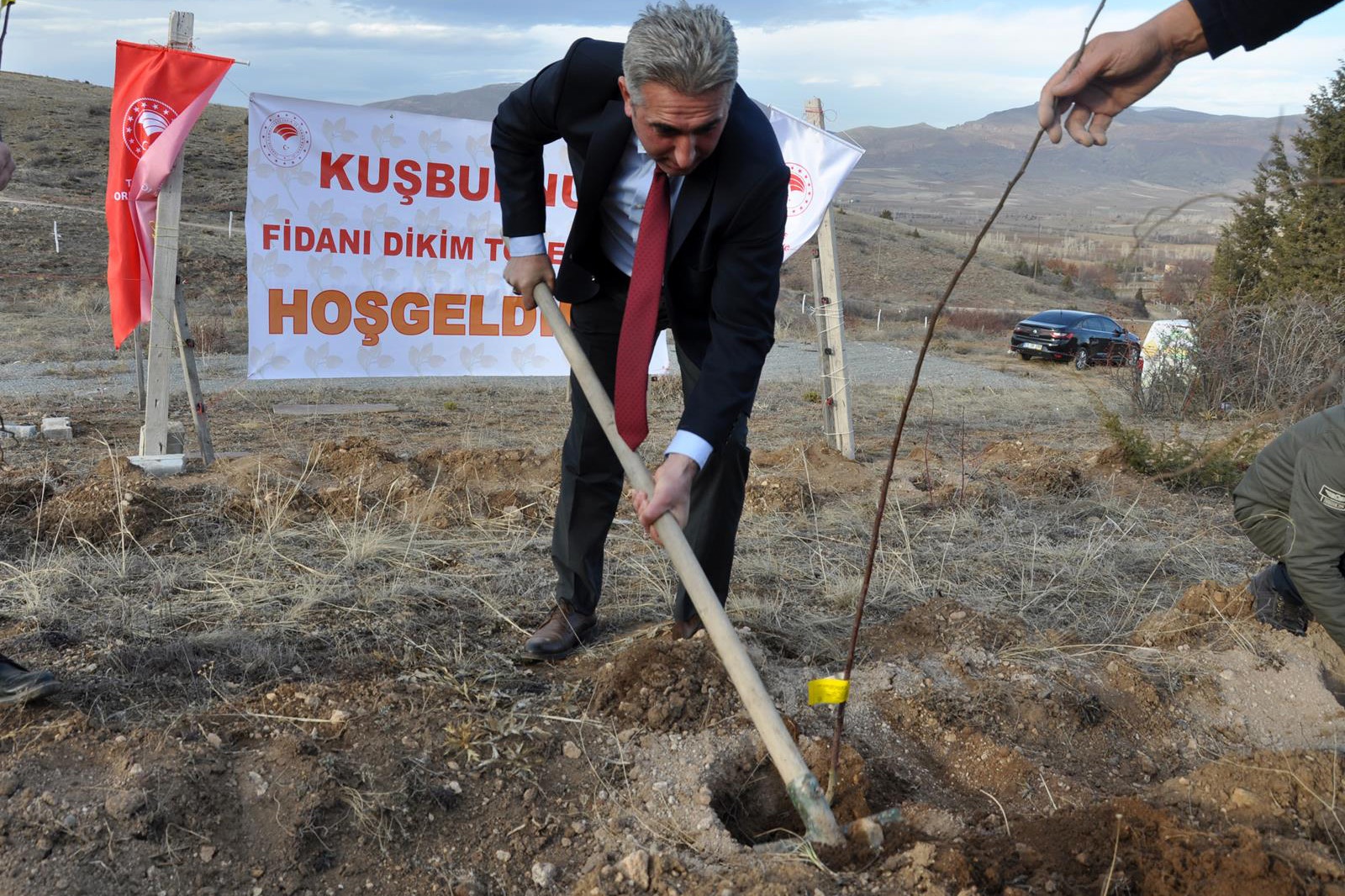 Gümüşhane’nin ilk kapama kuşburnu bahçesi Kelkit’e kuruldu 7