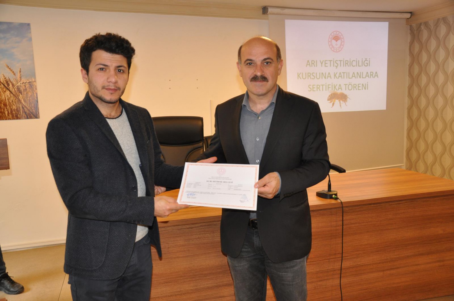 Arı yetiştiricileri sertifikalarını aldı 13