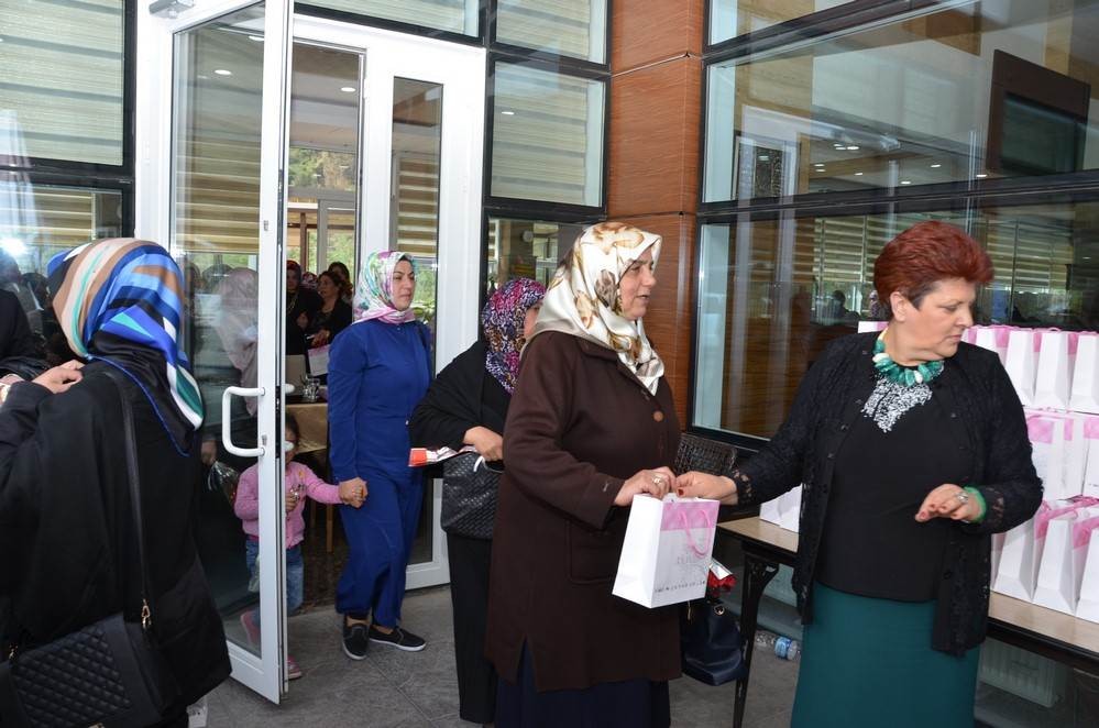 Hayata Dokunuşlar’dan Anneler Günü Programı 12