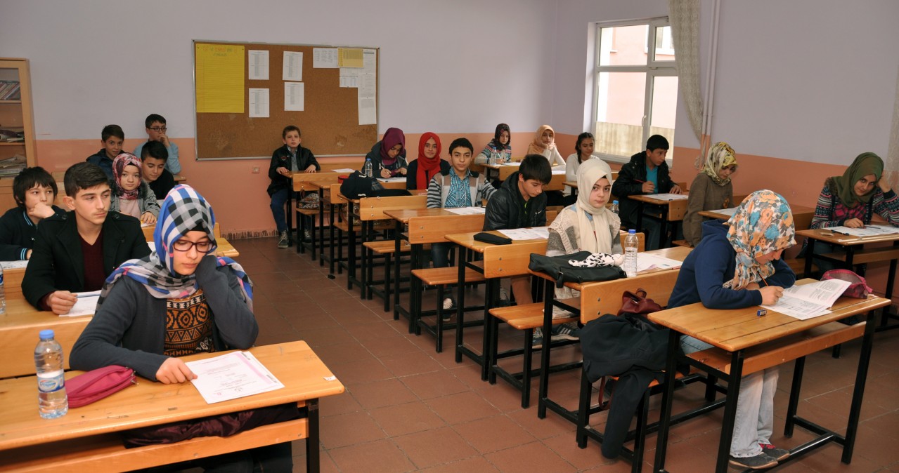 Gümüşhane’de TEOG Sınavı Sorunsuz Bir Şekilde Tamamladı 2