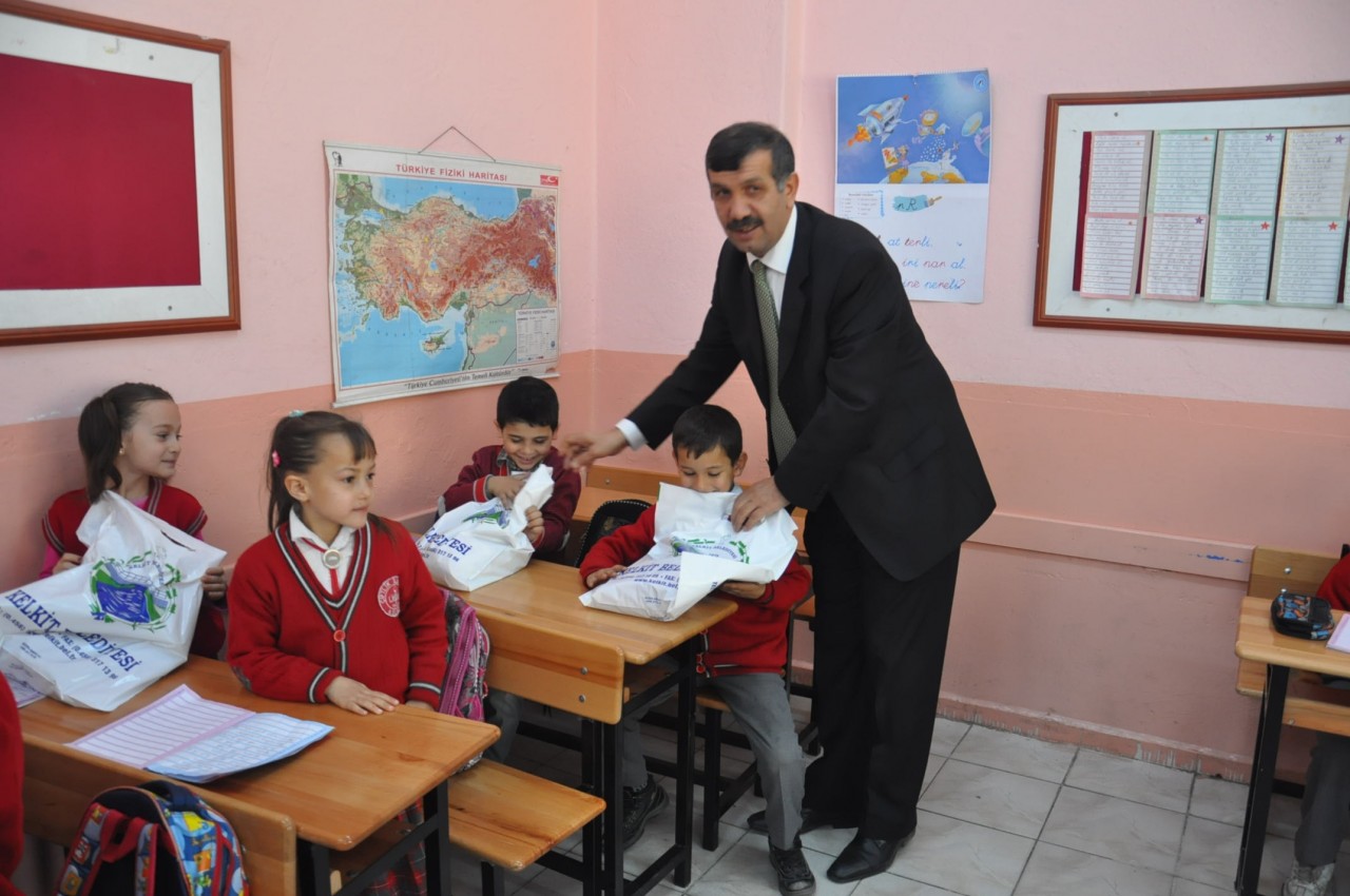Kelkit Belediyesinden Öğrencilere Kırtasiye Seti Desteği 2