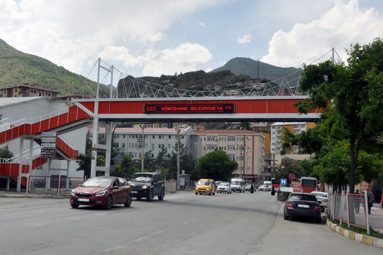 Üstgeçitlere ‘Yeni Gümüşhane’ ayarı 3