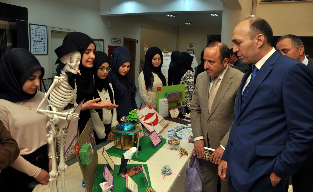 Fatih Anadolu İmam Hatip Lisesinde Bilim Fuarı 2