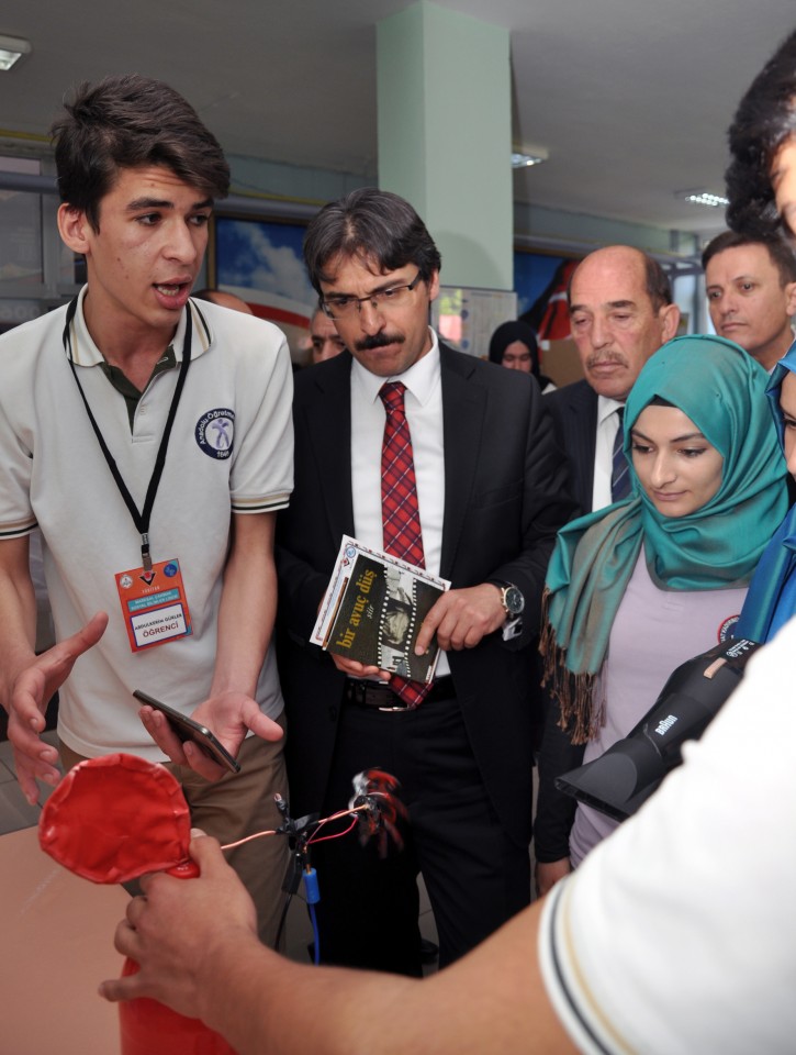 Sosyal Bilimler Lisesinde TÜBİTAK Bilim Fuarı Açıldı 11