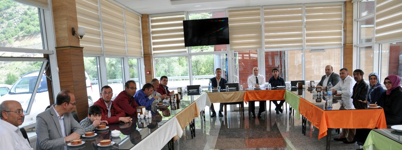 Şahinkaya engelli personeliyle yemekte buluştu 1