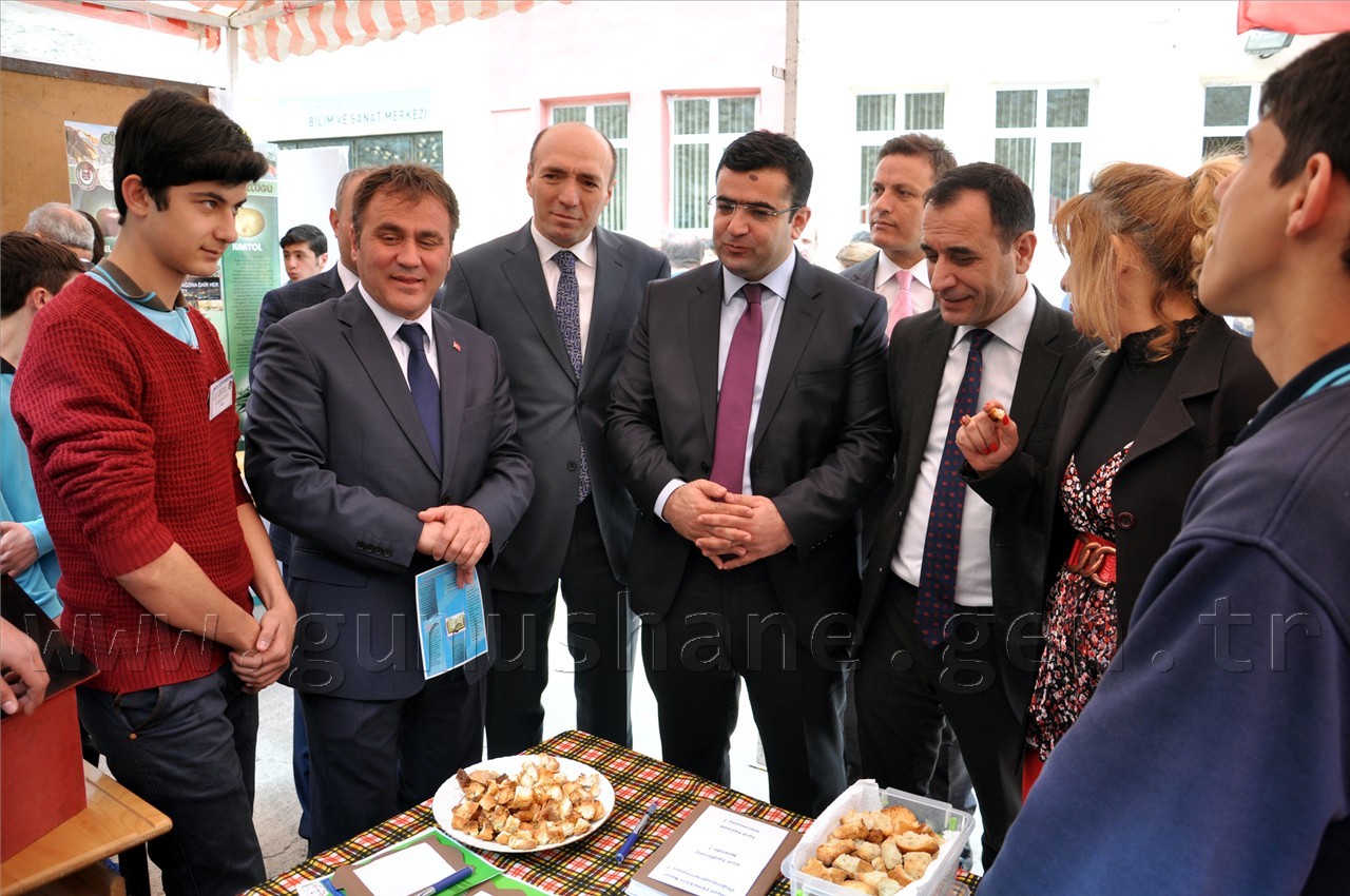 Harşit Anadolu Lisesi TÜBİTAK Bilim Fuarı Sergisi Açtı 5