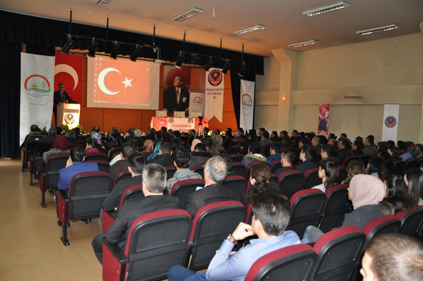 Üreticilere Buzağı Besleme ve Buzağı Kayıplarının önlenmesi eğitimi verildi 3