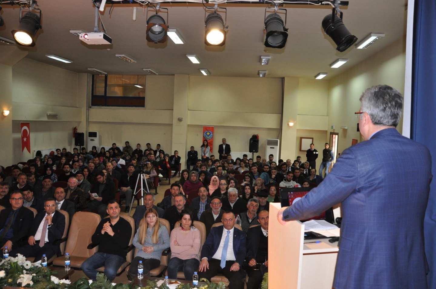 Üreticilere Buzağı Besleme ve Buzağı Kayıplarının önlenmesi eğitimi verildi 5