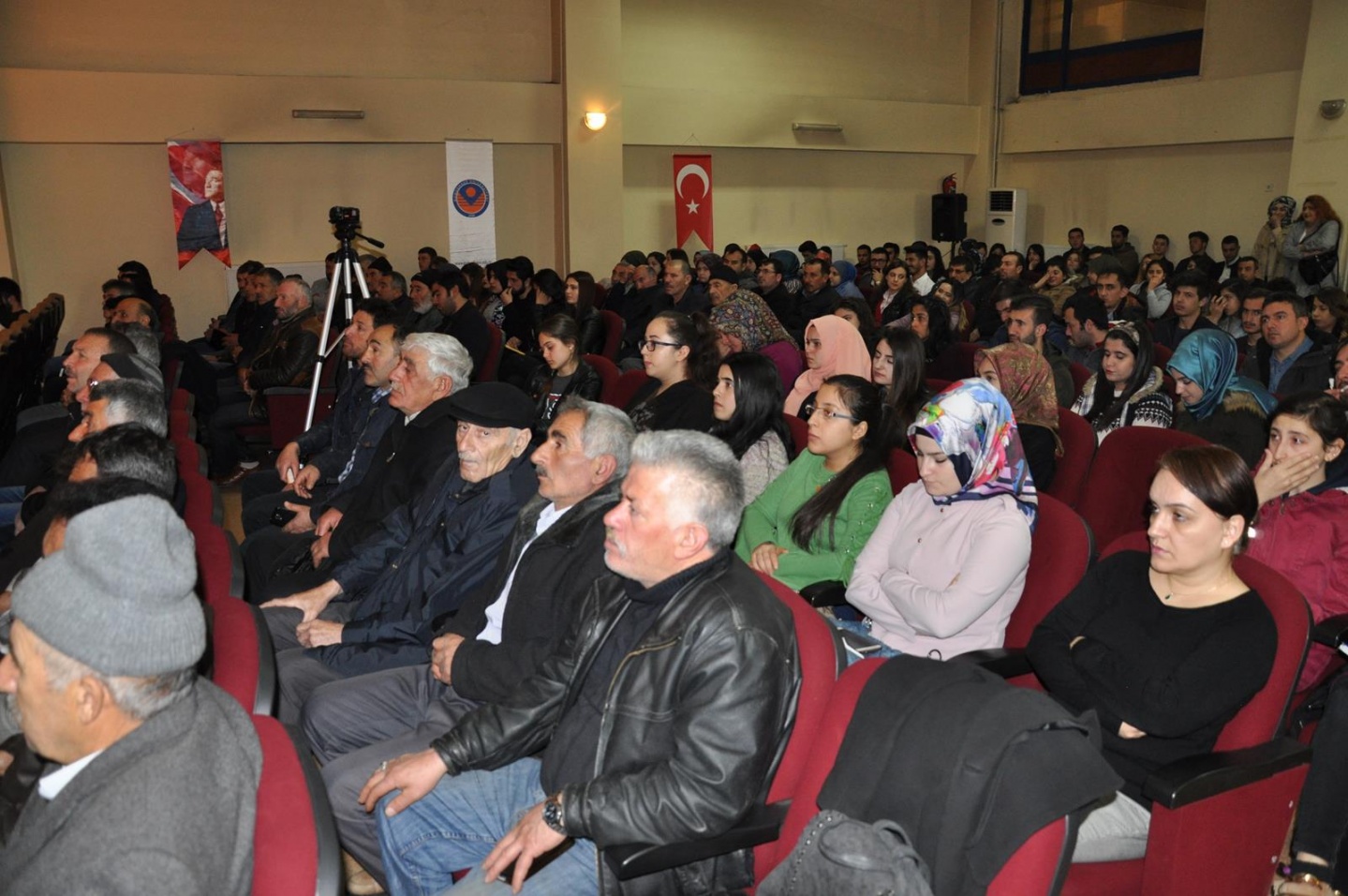 Üreticilere Buzağı Besleme ve Buzağı Kayıplarının önlenmesi eğitimi verildi 6