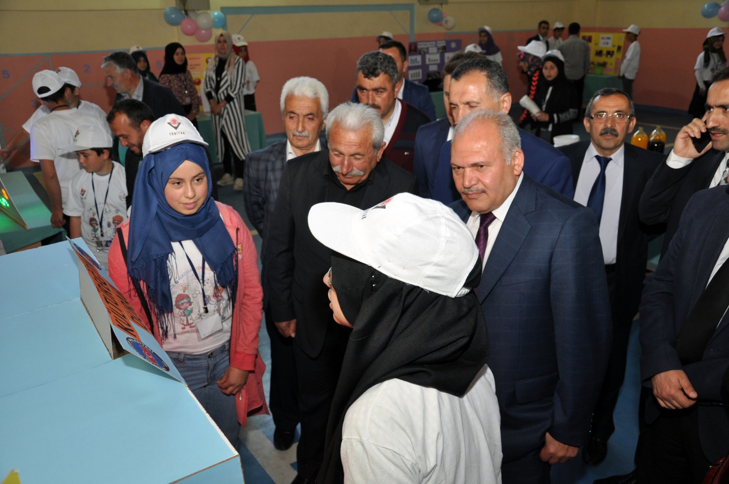 Arzular Ortaokulu TÜBİTAK Bilim Fuarı Açtı 2