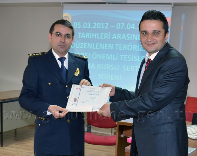 Polislere Terörizme Karşı Önemli Tesisleri Koruma Kursu  2