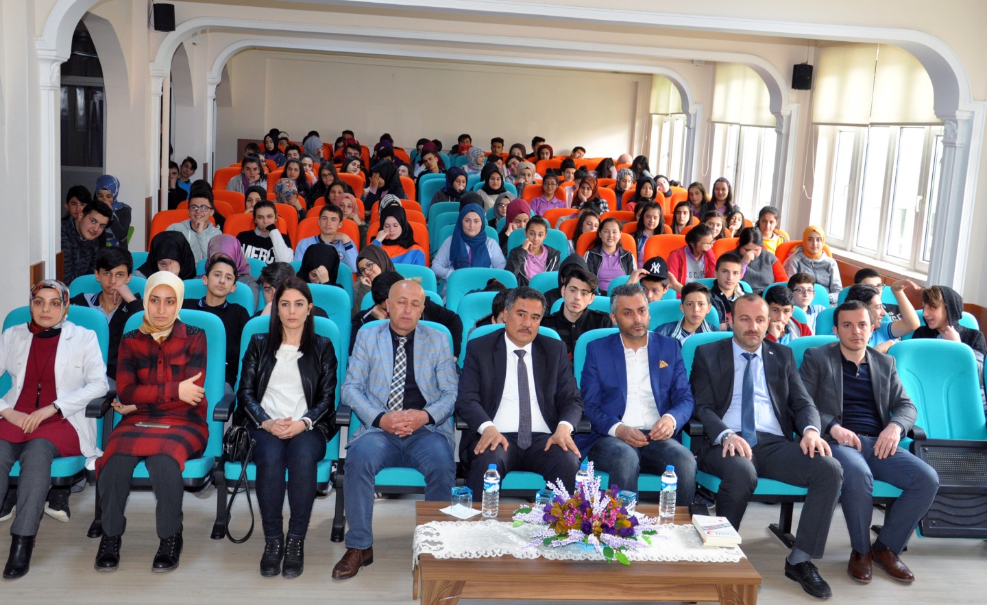 GümüşHANEler Okuyor Projesi Doç.Dr. Taşkın Kılıç’ı öğrencilerle buluşturdu 1