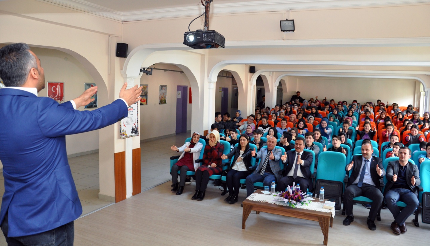 GümüşHANEler Okuyor Projesi Doç.Dr. Taşkın Kılıç’ı öğrencilerle buluşturdu 6