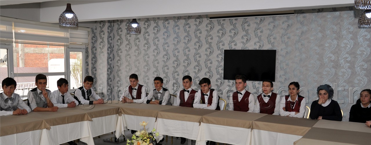 Vali Yavuz Geleceğin Turizmcileriyle Buluştu 1